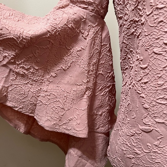 Romeo & Juliete Couture Misty Rose Bell Sleeve Off The Shoulder Textured Blouse - Picture 3 of 9